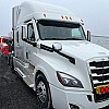 White 2021 Freightliner Cascadia